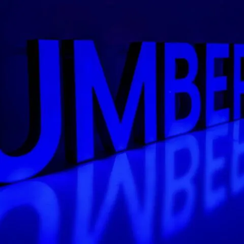 Litery i loga świetlne